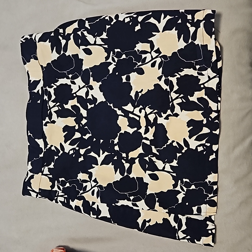 Rafaella Medium navy & cream skort